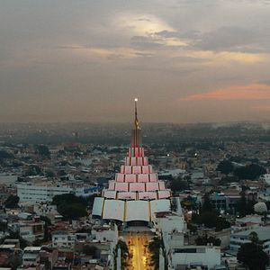 Foto Escândalos na Igreja A Luz do Mundo