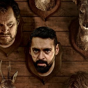 Foto Caçadores em um Campo Branco