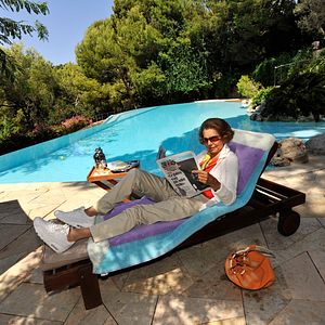 Foto A Bilionária, o Mordomo e o Namorado