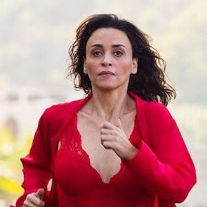 Foto De Perto Ela Não é Normal 2