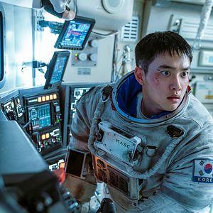 Foto The Moon: Sobrevivente