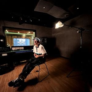 Foto MC Daleste – Mataram o Pobre Loco