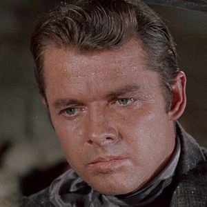 Foto Matar por Dever