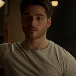 Foto Os Estranhos: Capítulo 1