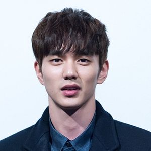 Foto Yoo Seung-Ho (II)