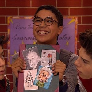 Foto A CQ: Confusões Ao Quadrado