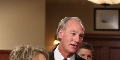 Pôster de One Step Forward, Two Steps Back