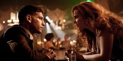 Pôster de A Guy Walks Into a Bar