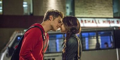 Pôster de And Left No Friendly Drop