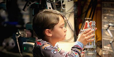 Pôster de Care and Feeding