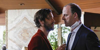 Pôster de The Hunter Gets Captured by the Game