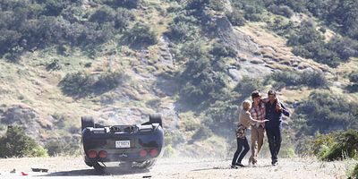 Pôster de How to Save a Life