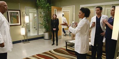 Pôster de She's Leaving Home