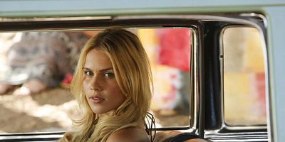 Pôster de Never Say Never to Always