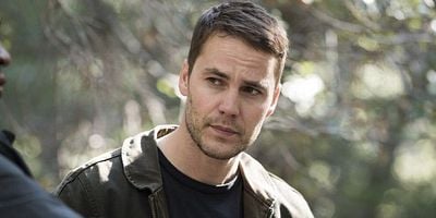 Pôster de Church in Ruins