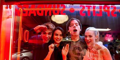 Pôster de Chapter One: The River's Edge