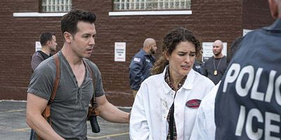 Pôster de The Thing About Heroes