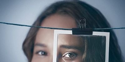 Pôster de A Caixa de Polaroids