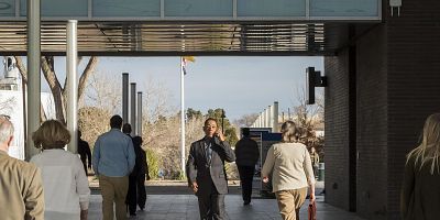 Pôster de Something Beautiful