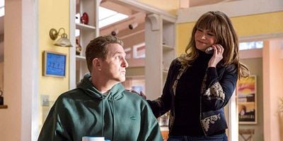 Pôster de The Egg Is Pipping