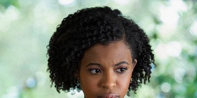 Pôster de Clay Jensen tem vários problemas