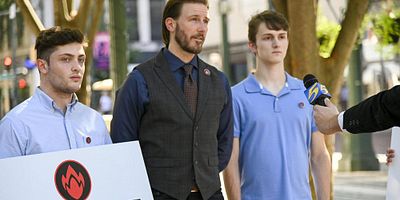 Pôster de Fire in a Crowded Theater