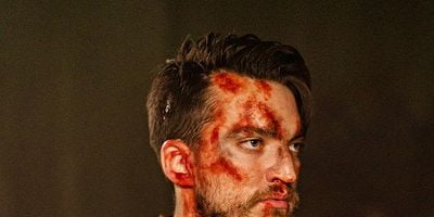 Pôster de Miles and Miles