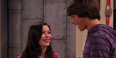 Pôster de iSaw Him First