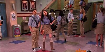 Pôster de iFind Lewbert's Lost Love