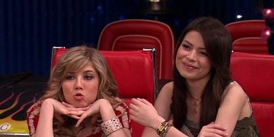 Pôster de iHire an Idiot