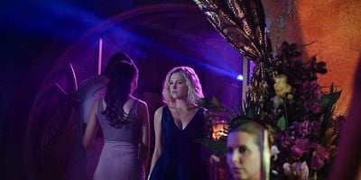 Pôster de The Face Behind the Glass