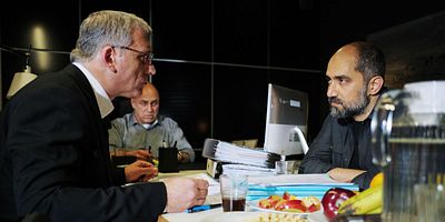 Pôster de Chapter 9: The Perfumer and the Tanner