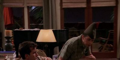 Pôster de Go East on Sunset Until You Reach the Gates of Hell