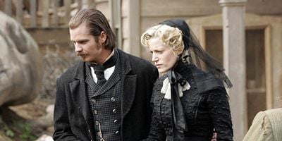 Pôster de The Whores Can Come