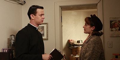 Pôster de Meditations in an Emergency