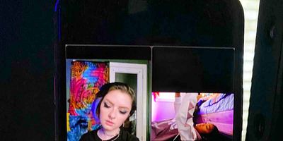 Pôster de Everything's Very Depressing Rn