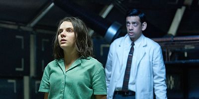 Pôster de The Daemon-Cages