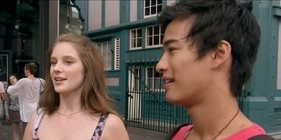 Pôster de In the Middle, Somewhat Elevated