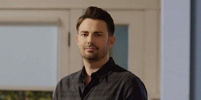 Pôster de No One Is Alone