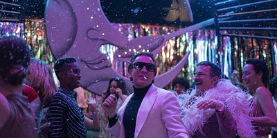 Pôster de The Party's Over