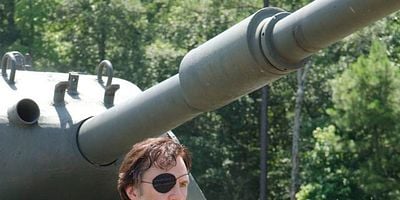 Pôster de Too Far Gone