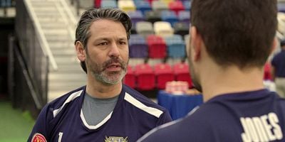 Pôster de Mind Your Own Business