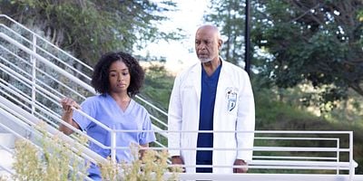 Pôster de Everything Has Changed