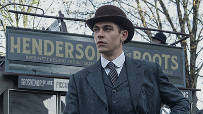 Imagem da notícia Jovem Sherlock tem conexão com os filmes de Robert Downey Jr.? Nova série do personagem clássico chegou ao streaming