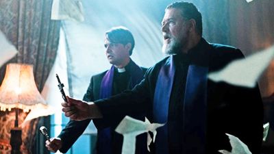 “Sabe por que o diabo foge quando me vê?”: Russell Crowe revela segredo do personagem real de O Exorcista do Papa