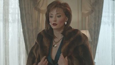 Imagem da notícia Depois de viver Sansa Stark, Sophie Turner está em nova série: Ela conseguiu o papel de uma criminosa da vida real de um jeito inesperado