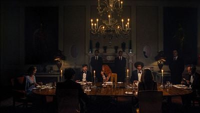 Imagem da notícia Isolamentos, listas de filmes e sotaques: Este ator teve apenas três semanas para viver dois personagens de nacionalidades diferentes, e deu muito certo