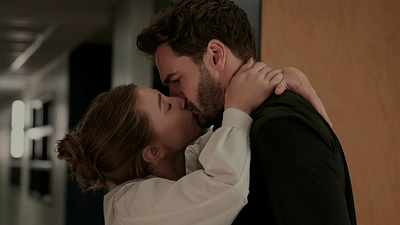 Imagem da notícia A Hipótese do Amor: Lili Reinhart e Tom Bateman falam sobre o famoso "capítulo 16" e bastidores da produção do Prime Video
