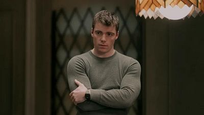 Imagem da notícia Assista agora: Com classificação de 96%, esta série de espionagem ridiculariza sucesso da Netflix e é uma das melhores do gênero