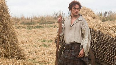 Imagem da notícia Adeus ao Jamie de Outlander: É assim que Sam Heughan está em sua nova série de suspense sexual